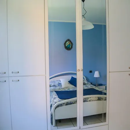 A Casa Di Franci アパート ウルバーニア