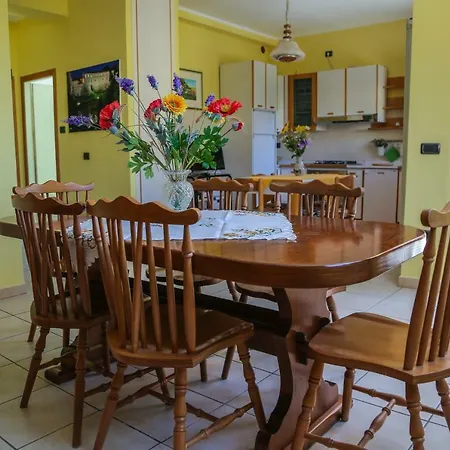 アパート A Casa Di Franci ウルバーニア